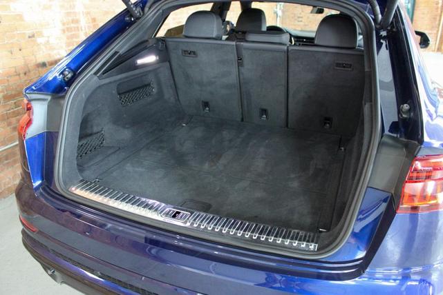 Photo of 2021 Navarra Blue Metallic Audi Q8