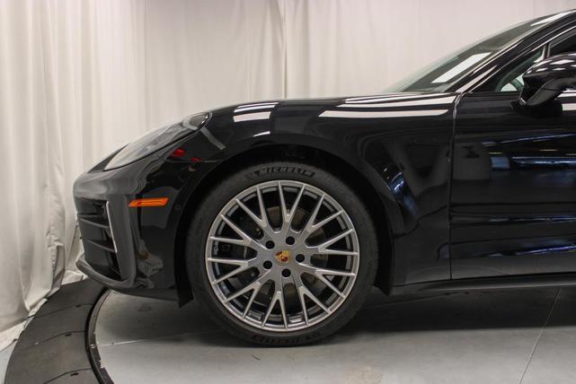 Photo of 2025 Jet Black Metallic Porsche Panamera
