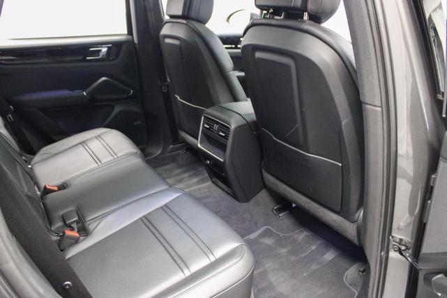 Photo of 2023 Quartzite Grey Metallic Porsche Cayenne