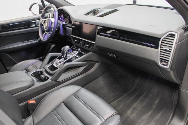 Photo of 2023 Quartzite Grey Metallic Porsche Cayenne