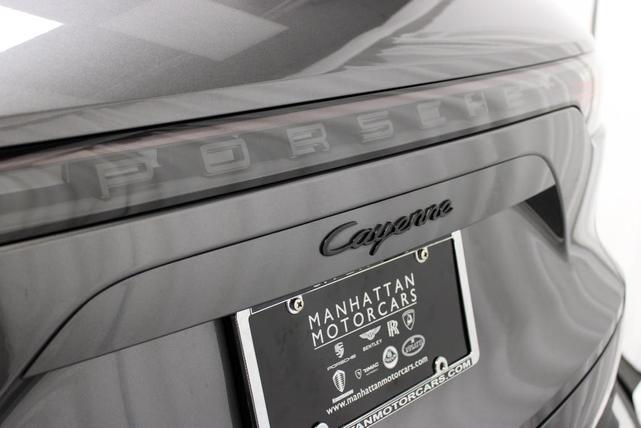 Photo of 2023 Quartzite Grey Metallic Porsche Cayenne