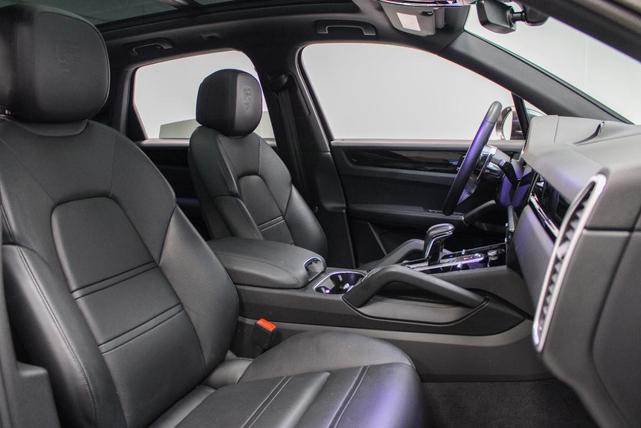 Photo of 2023 Quartzite Grey Metallic Porsche Cayenne