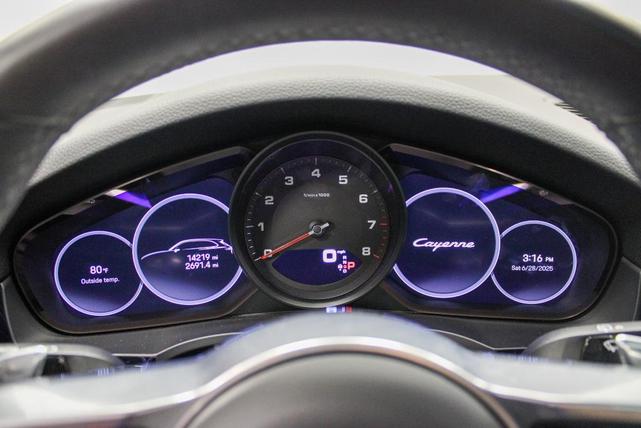 Photo of 2023 Quartzite Grey Metallic Porsche Cayenne