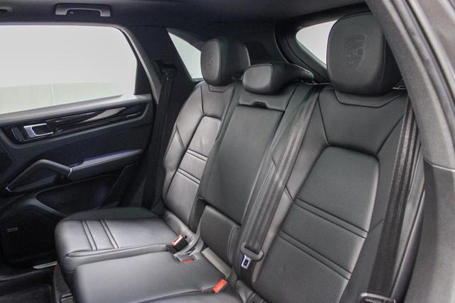 Photo of 2023 Quartzite Grey Metallic Porsche Cayenne