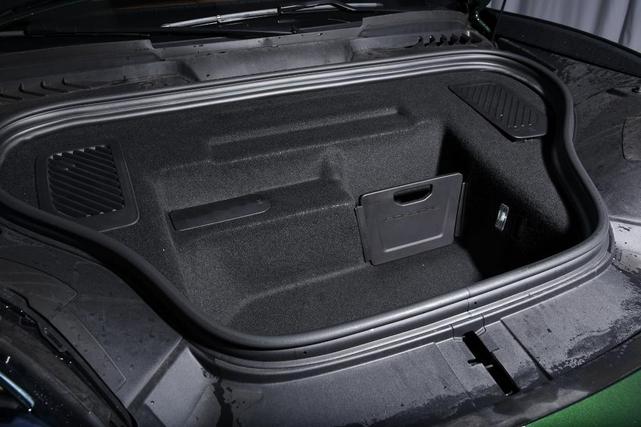 Photo of 2024 Oak Green Metallic Porsche Macan Electric
