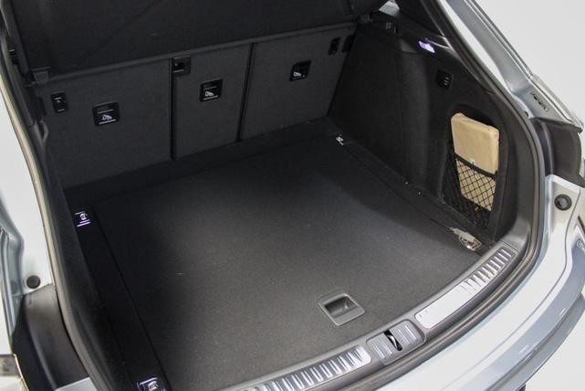 Photo of 2022 Dolomite Silver Metallic Porsche Macan