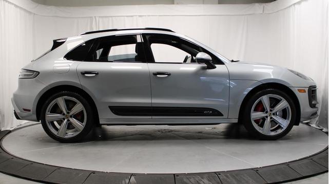 Photo of 2022 Dolomite Silver Metallic Porsche Macan
