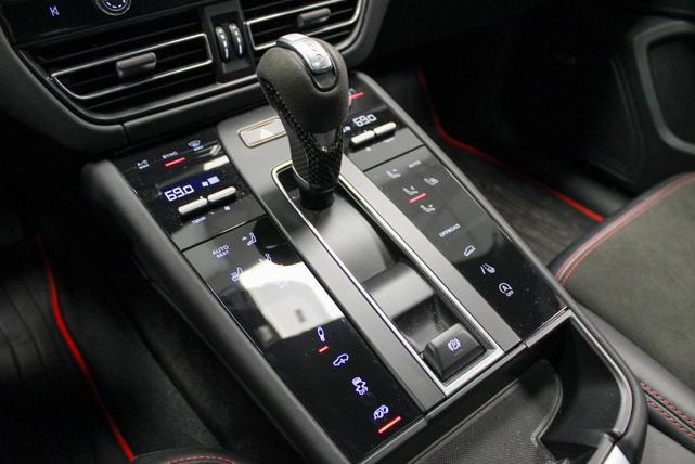 Photo of 2022 Dolomite Silver Metallic Porsche Macan