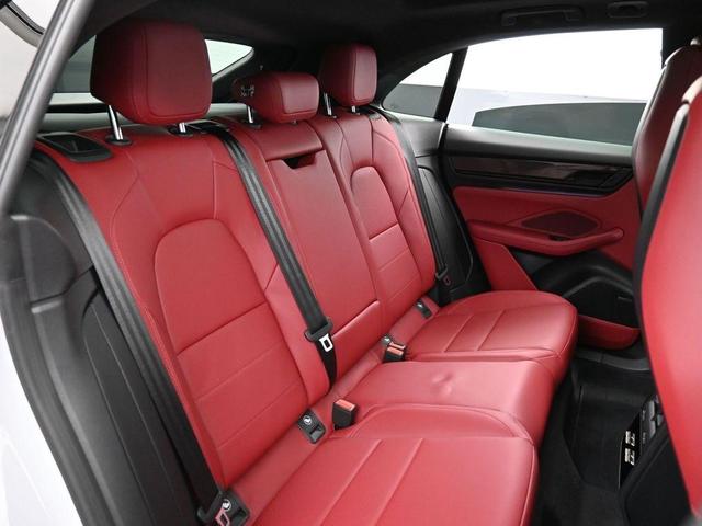 Photo of 2025 Ice Grey Metallic Porsche Macan