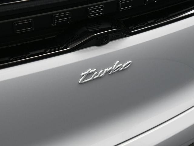 Photo of 2025 Ice Grey Metallic Porsche Macan