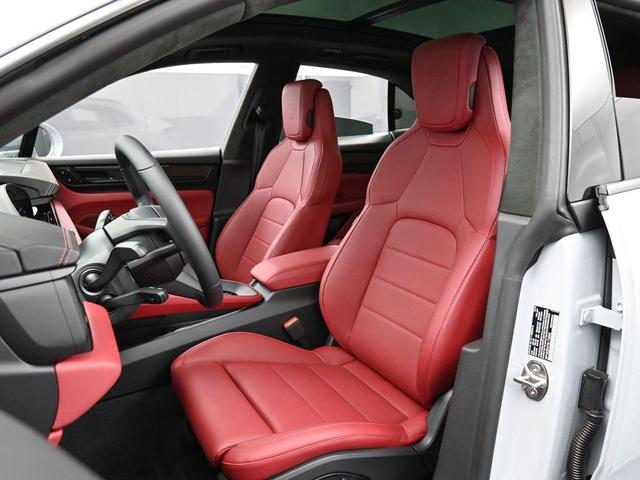 Photo of 2025 Ice Grey Metallic Porsche Macan