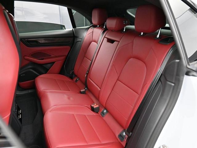 Photo of 2025 Ice Grey Metallic Porsche Macan