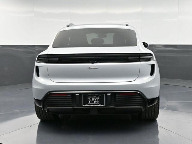 Photo of 2025 Ice Grey Metallic Porsche Macan