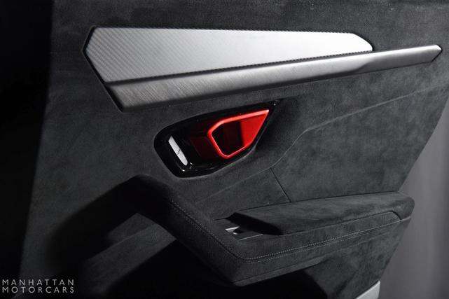 Photo of 2024 Nero Noctis Metallic Lamborghini Urus