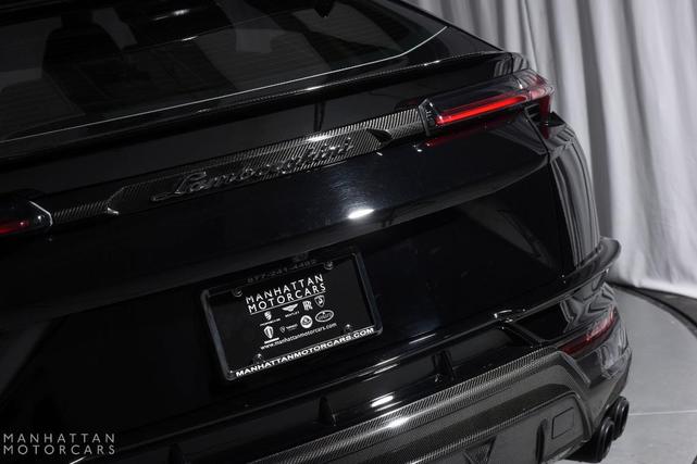 Photo of 2024 Nero Noctis Metallic Lamborghini Urus