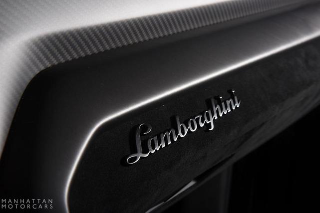 Photo of 2024 Nero Noctis Metallic Lamborghini Urus