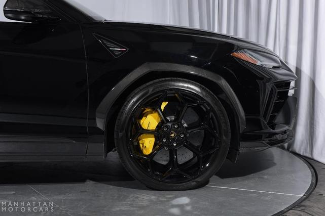 Photo of 2024 Nero Noctis Metallic Lamborghini Urus
