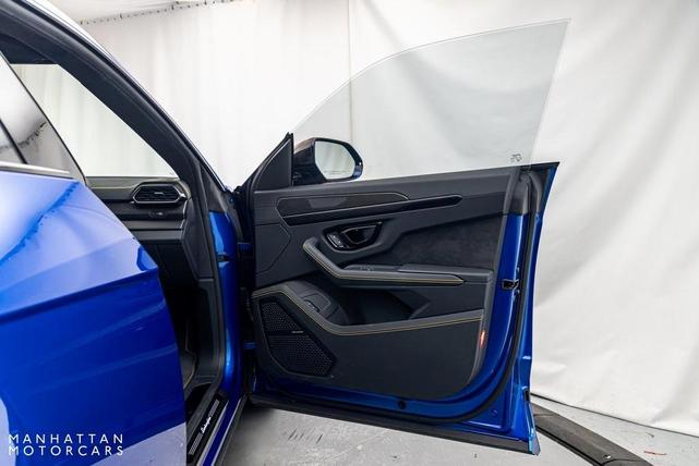 Photo of 2023 Blu Nethuns Metallic Lamborghini Urus