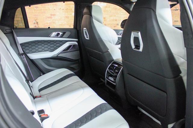 Photo of 2024 Brooklyn Gray Metallic BMW X6 M