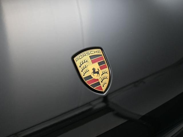 Photo of 2025 Black Porsche Macan