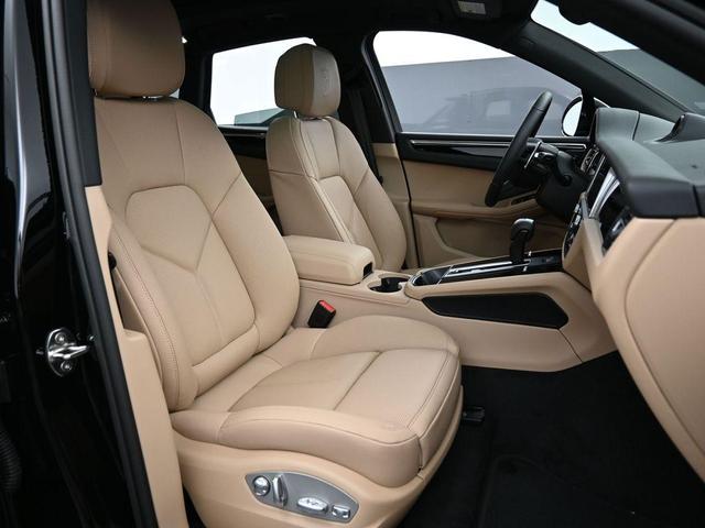 Photo of 2025 Black Porsche Macan