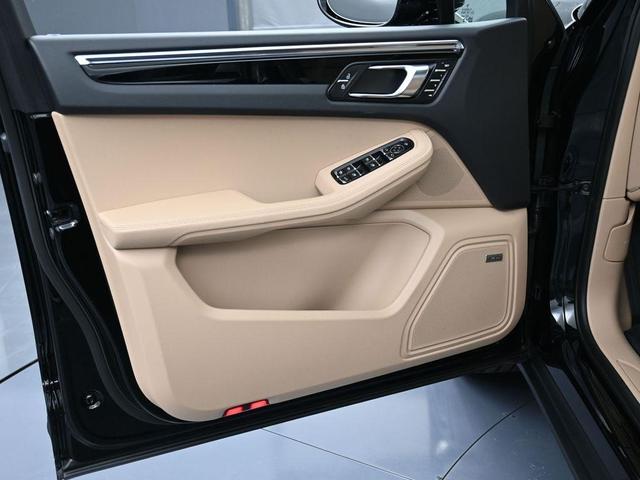 Photo of 2025 Black Porsche Macan