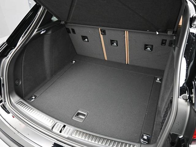 Photo of 2025 Black Porsche Macan