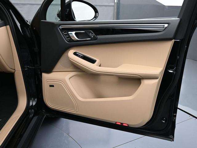 Photo of 2025 Black Porsche Macan