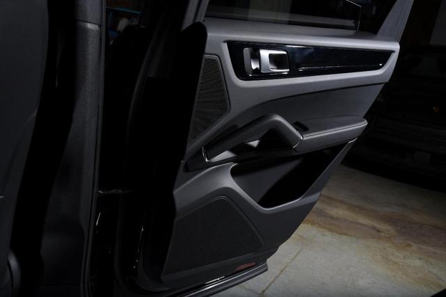 Photo of 2023 Black Porsche Cayenne