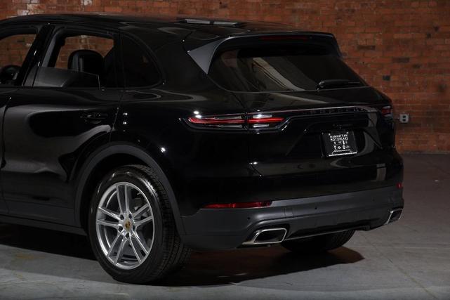 Photo of 2023 Black Porsche Cayenne