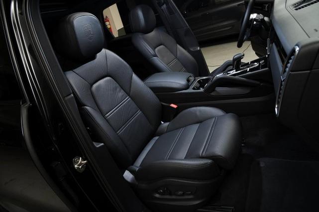 Photo of 2023 Black Porsche Cayenne