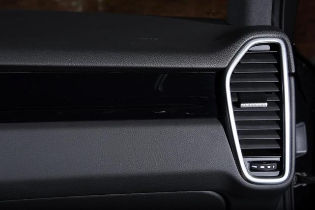 Photo of 2023 Black Porsche Cayenne