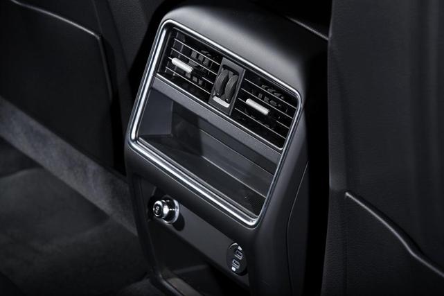 Photo of 2023 Black Porsche Cayenne