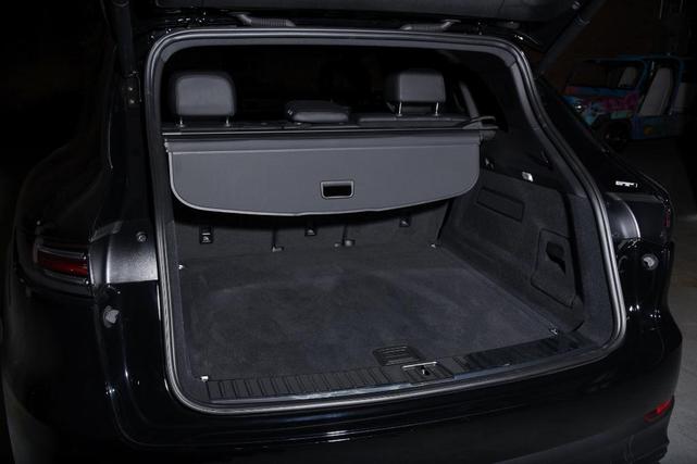 Photo of 2023 Black Porsche Cayenne