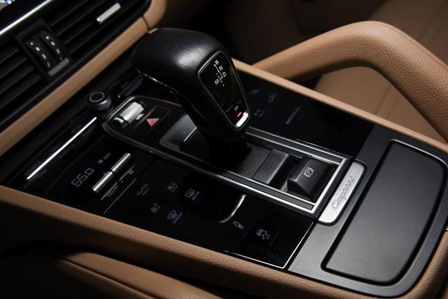 Photo of 2021 Carrara White Metallic Porsche Cayenne