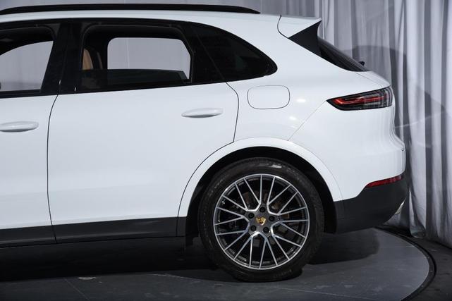 Photo of 2021 Carrara White Metallic Porsche Cayenne