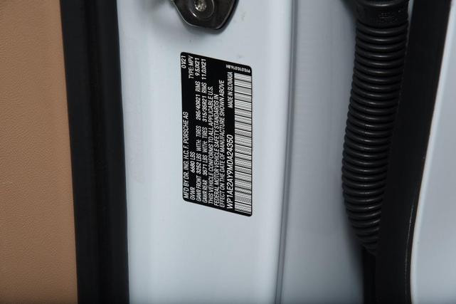 Photo of 2021 Carrara White Metallic Porsche Cayenne