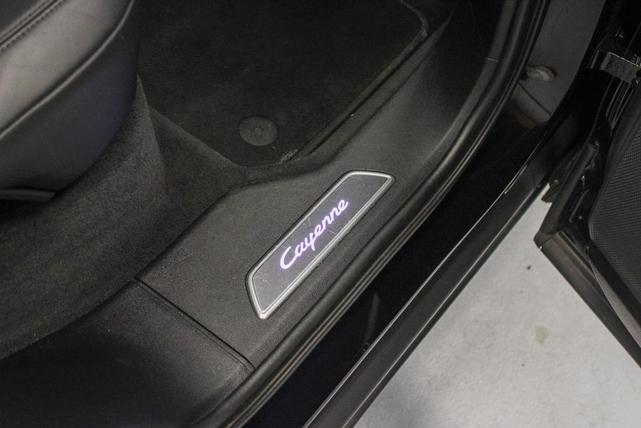 Photo of 2022 Moonlight Blue Metallic Porsche Cayenne
