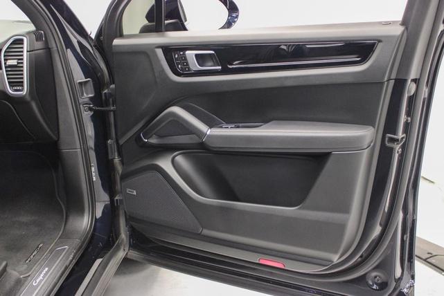 Photo of 2022 Moonlight Blue Metallic Porsche Cayenne