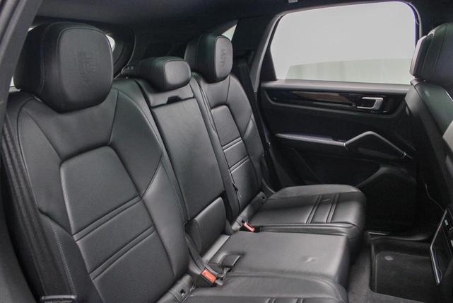 Photo of 2022 Moonlight Blue Metallic Porsche Cayenne