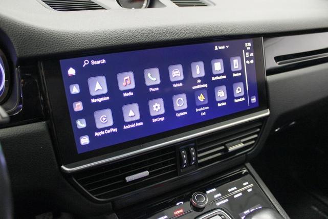 Photo of 2022 Moonlight Blue Metallic Porsche Cayenne