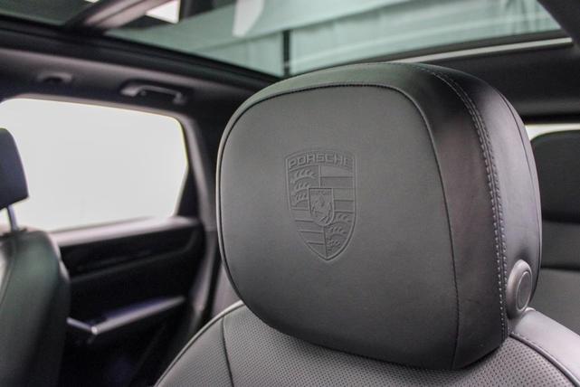 Photo of 2022 Moonlight Blue Metallic Porsche Cayenne