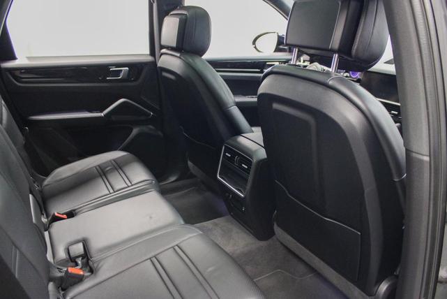 Photo of 2022 Moonlight Blue Metallic Porsche Cayenne
