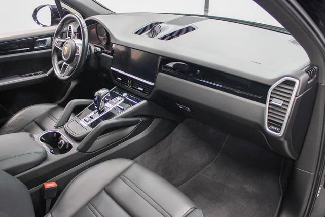 Photo of 2022 Moonlight Blue Metallic Porsche Cayenne