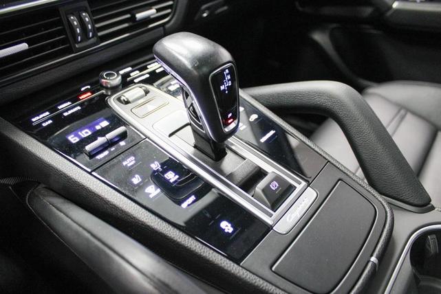Photo of 2022 Moonlight Blue Metallic Porsche Cayenne