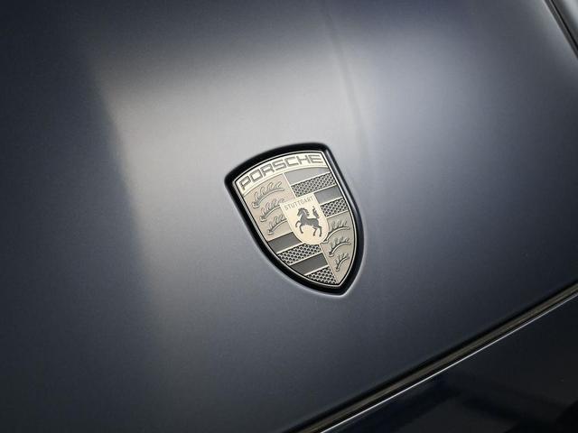 Photo of 2025 Blue Porsche Cayenne