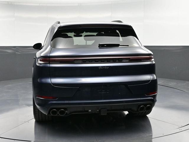 Photo of 2025 Blue Porsche Cayenne