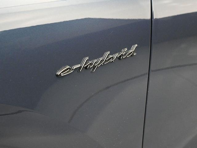 Photo of 2025 Blue Porsche Cayenne