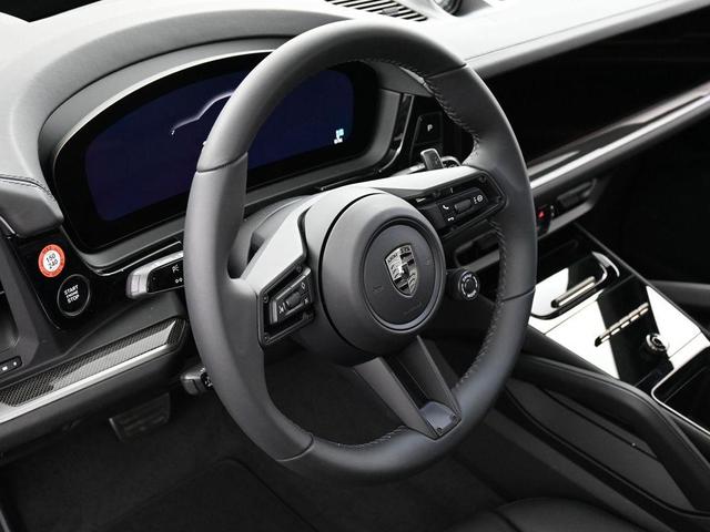 Photo of 2025 Blue Porsche Cayenne