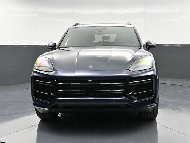Photo of 2025 Blue Porsche Cayenne